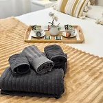Holidays - Centrico Piscina Urbanizacion Garaje Gratis Apartment *