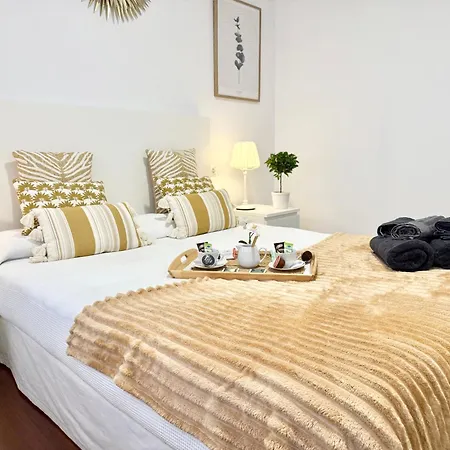 Apto Urbanización Piscina Céntrico Garaje Incluido Apartamento