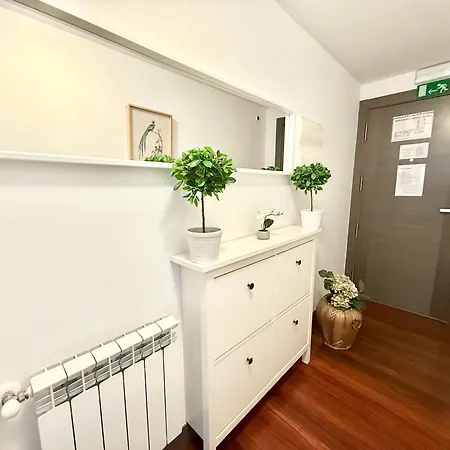 Apartment Castro Holidays - Centrico Piscina Urbanizacion Garaje Gratis *