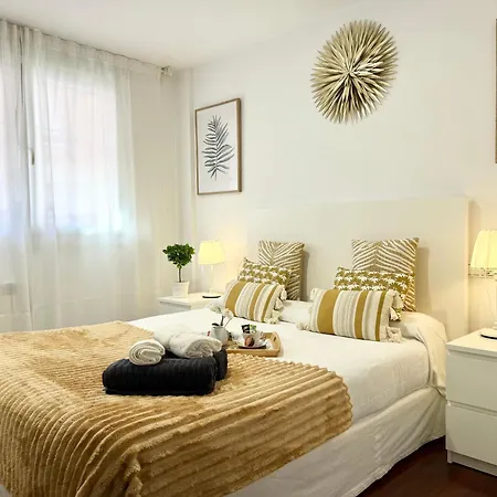 Castro Holidays - Centrico Piscina Urbanizacion Garaje Gratis Apartment *