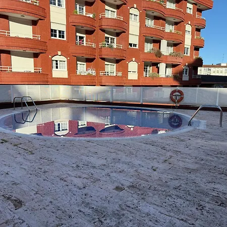 Apartment Castro Holidays - Centrico Piscina Urbanizacion Garaje Gratis *