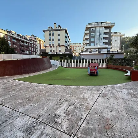 Castro Holidays - Centrico Piscina Urbanizacion Garaje Gratis Apartment *